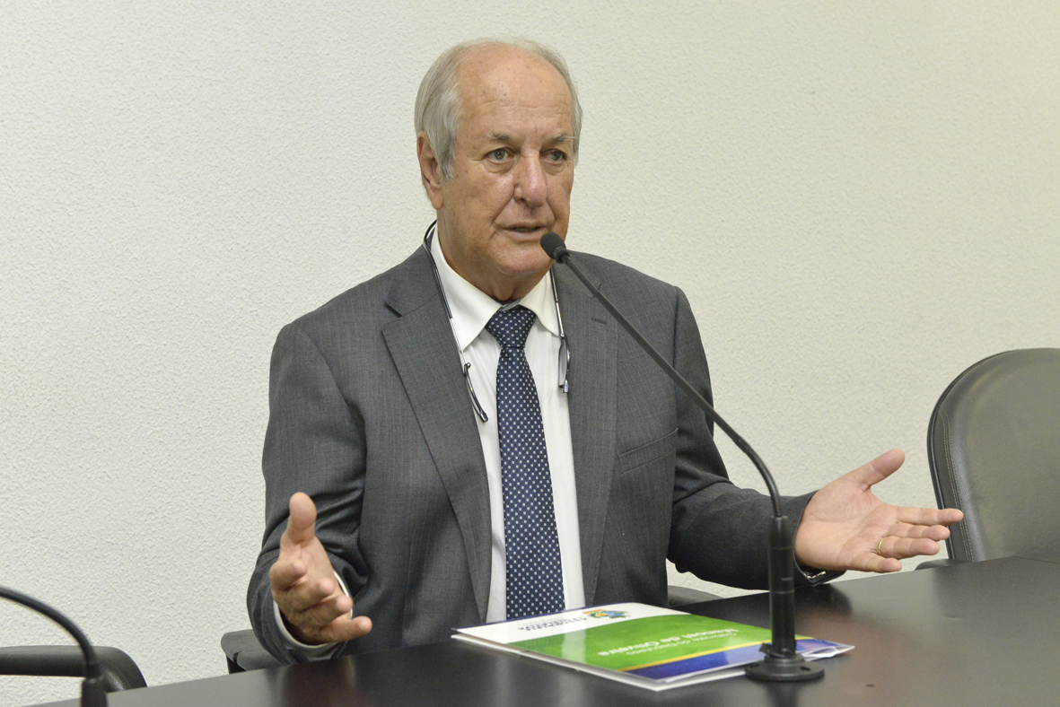 Manoel de Oliveira homenageia jornalistas