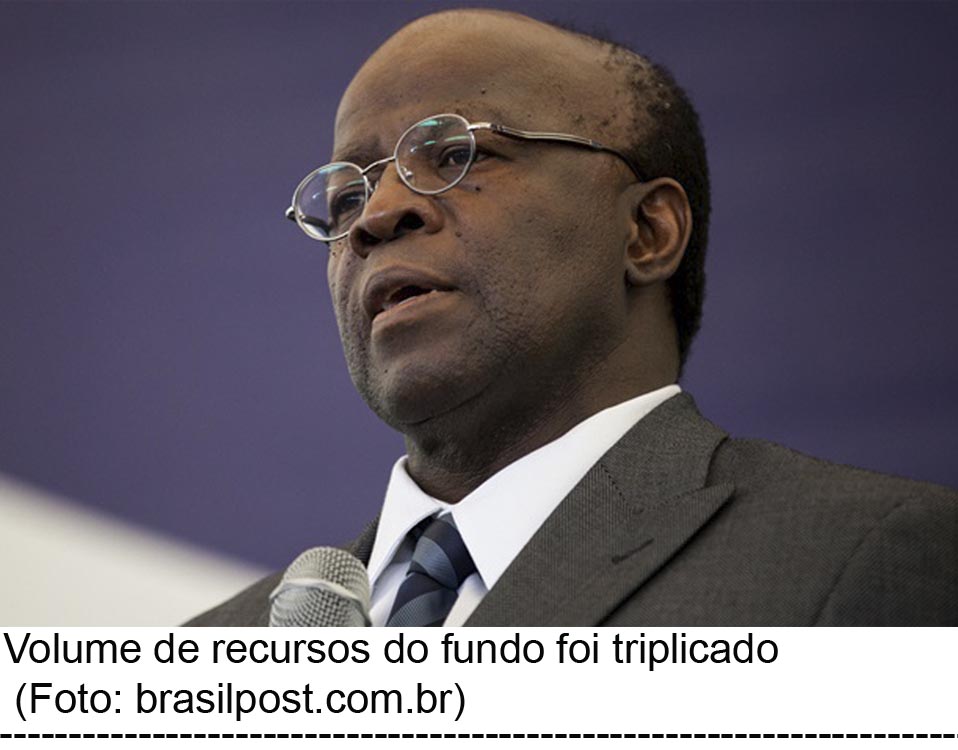 Joaquim Barbosa diz que é ‘escárnio’ verba para fundo partidário