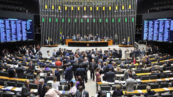 Câmara aprova MP que muda regras do seguro-desemprego