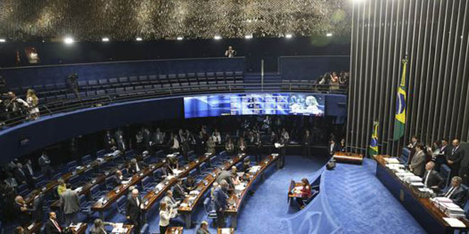 Após votar destaques, Senado aprova texto final da PEC do Teto sem alterações