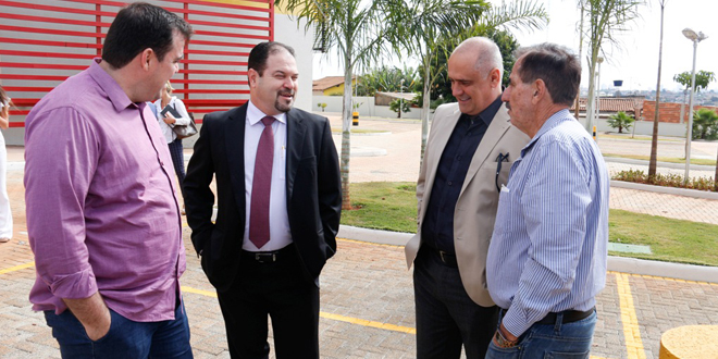 Secretário Nacional visita obras de saúde em Aparecida