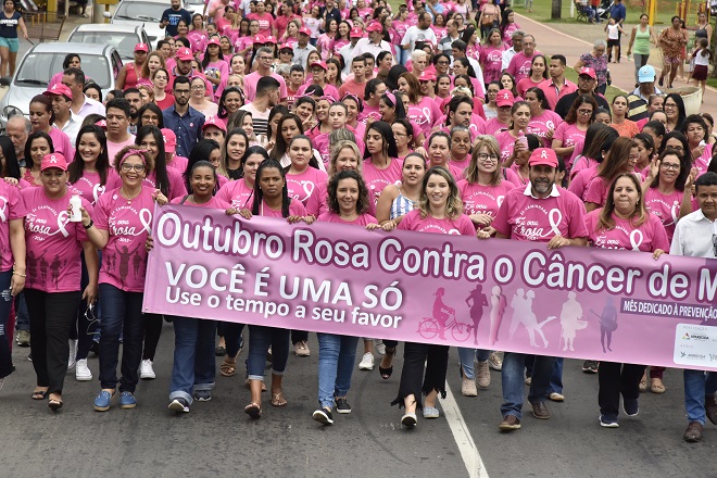 Prevenção ao câncer de mama é tema de caminhada na região central