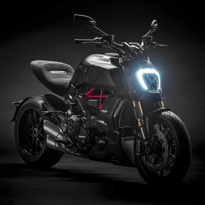 Ducati volta com estilo ao Salão Moto Brasil