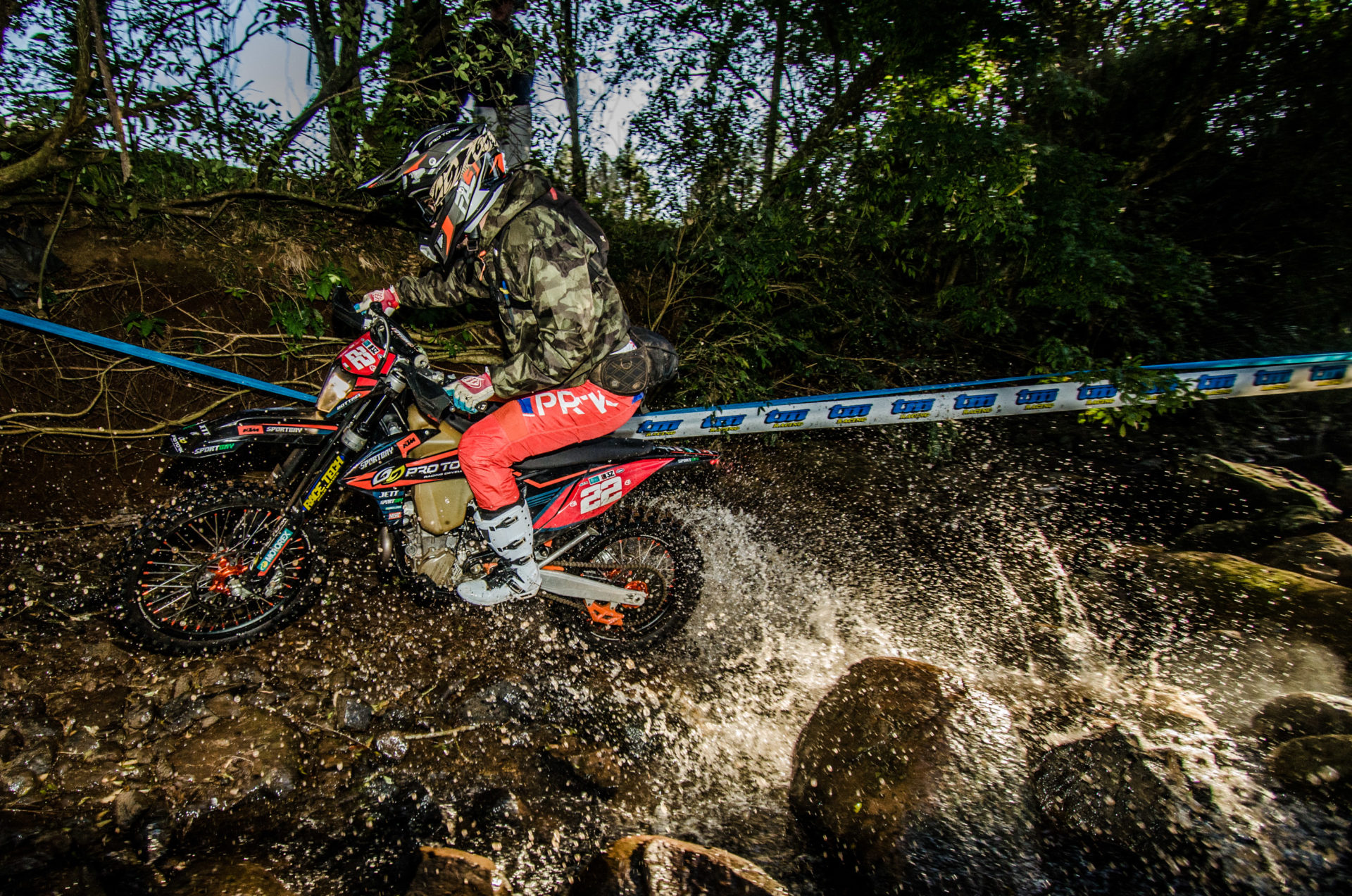 Romulo Bottrel vence no Brasileiro de Enduro, em Novo Horizonte (SC)