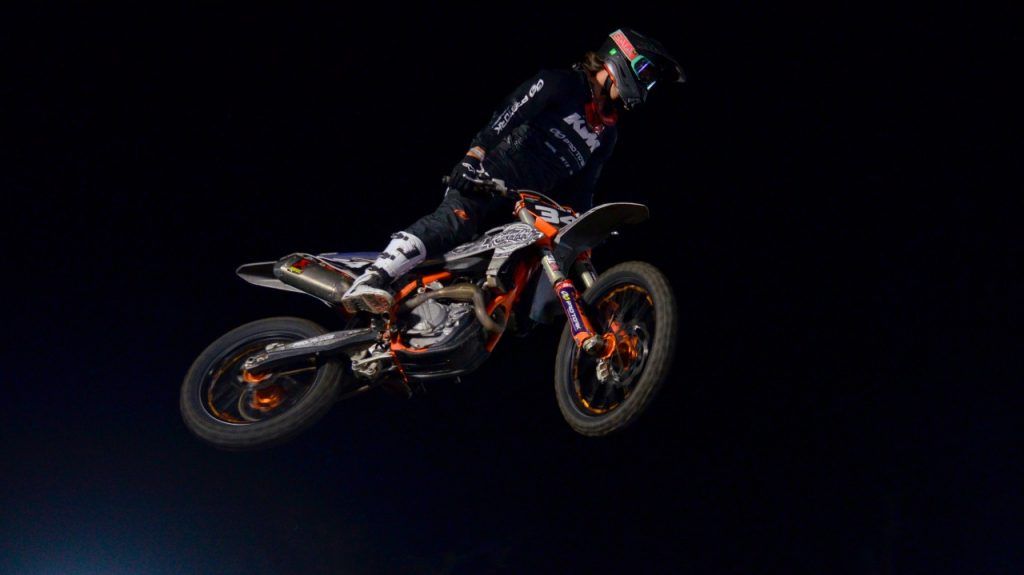 Lucas Dunka vence disputa no Argentino de Supercross