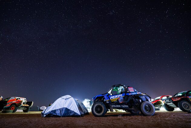 Polaris no Dakar – Sébastien Loeb Racing – RZR Factory Racing Team domina os SSVs ao alcançar o meio do Dakar 2025